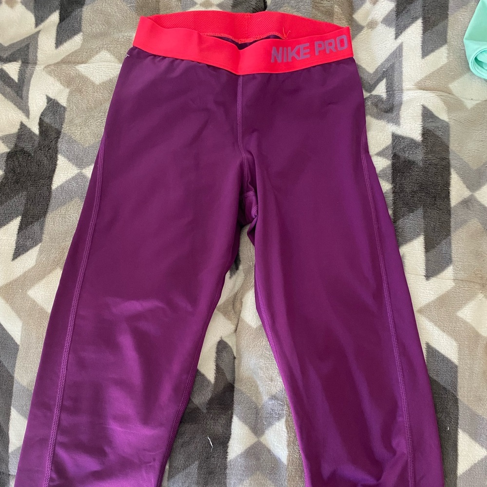 Nike pro half calf leggings
